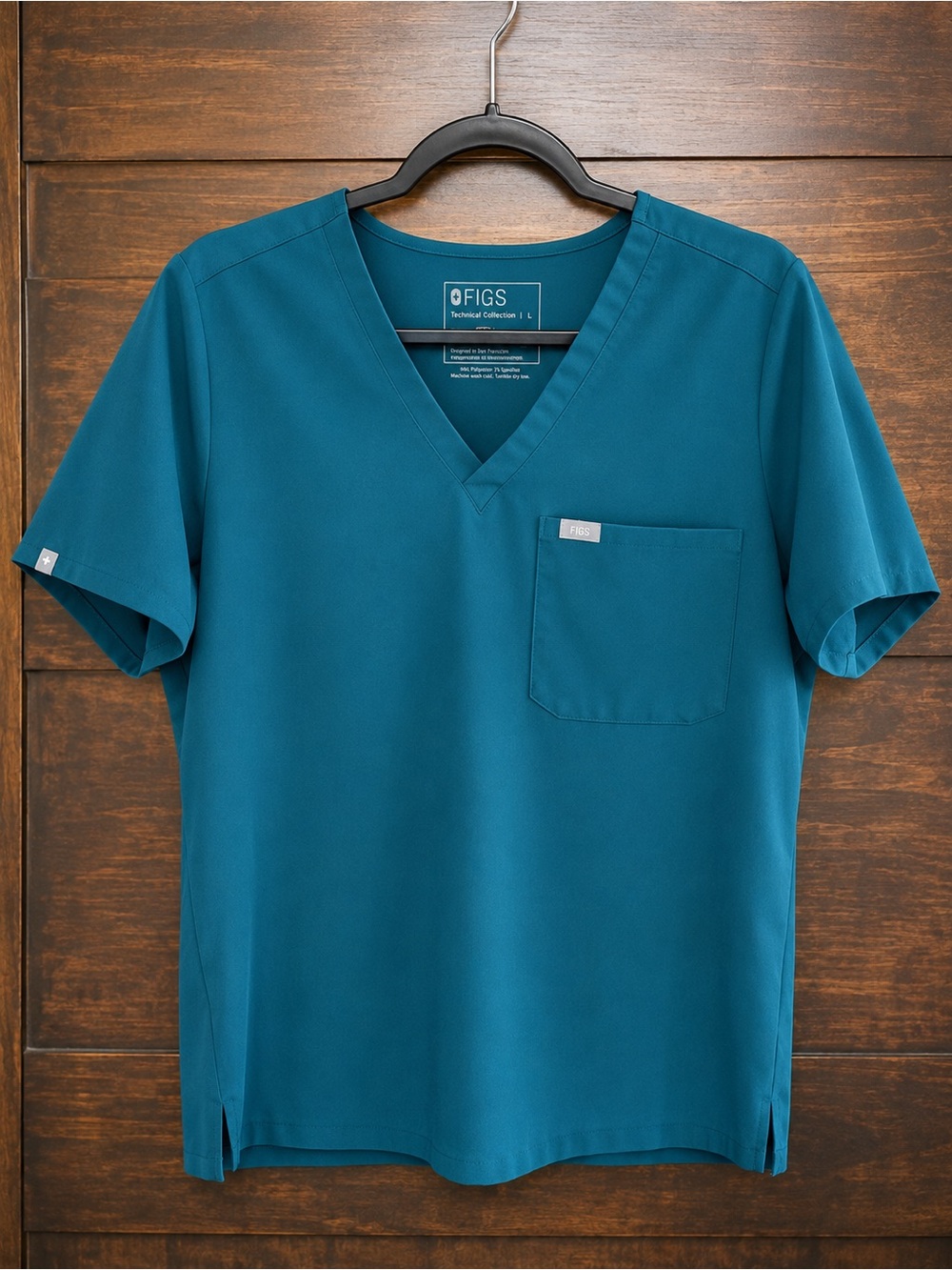 FIGS Woman’s Teal V-Neck Scrub Shirt